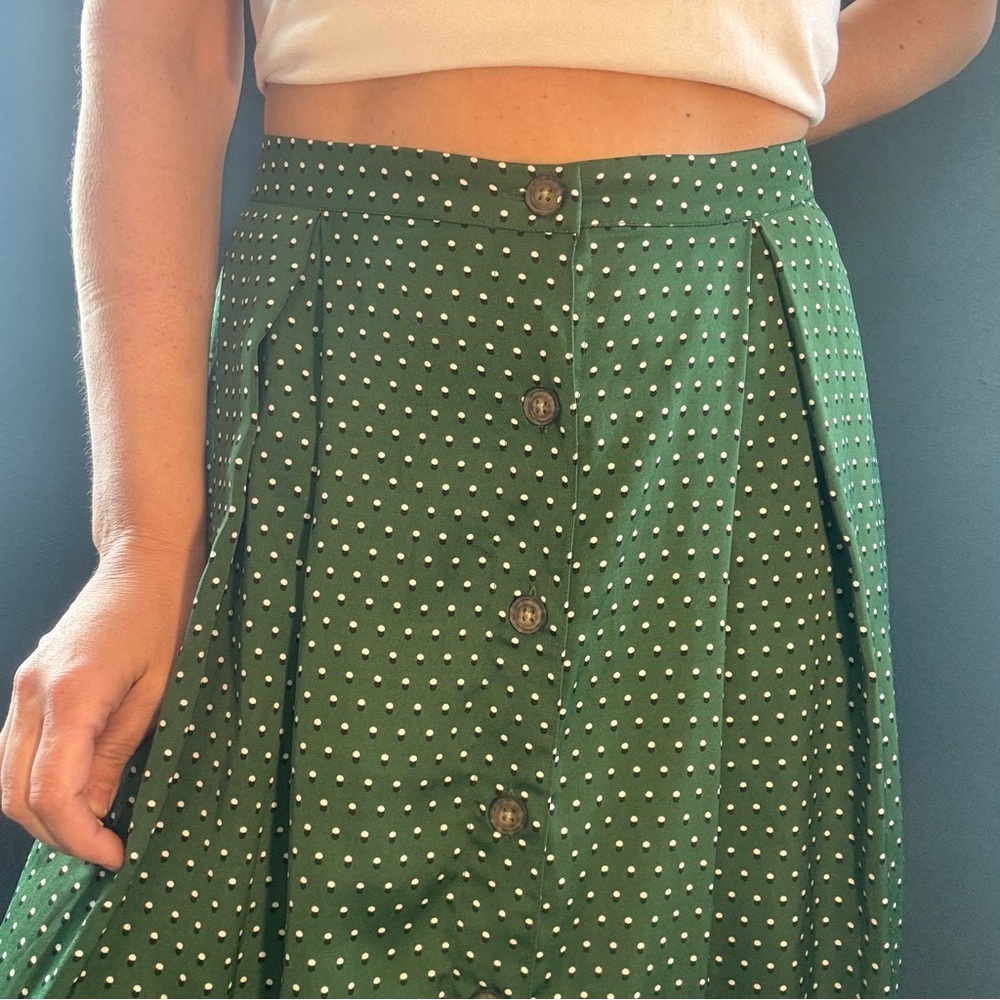Who What Wear Green Midi A-Line Skirt with Dots and Pleats size 6 - Picture 1 of 12